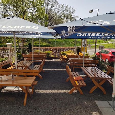 Hotel Restaurant Zur Hexe Überherrn Exteriér fotografie